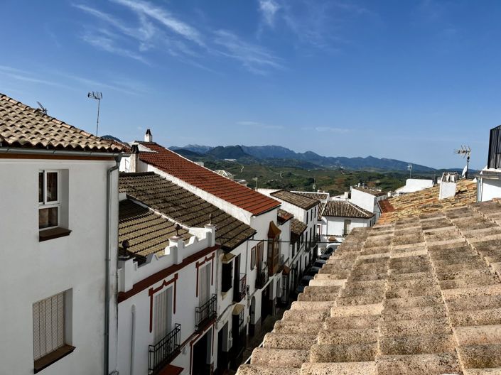 Image No.29-3 Bed Property for sale