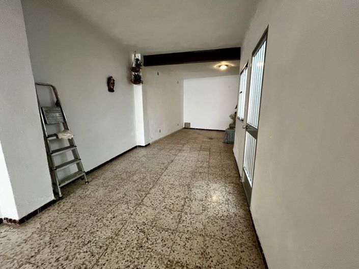 Image No.34-3 Bed Property for sale