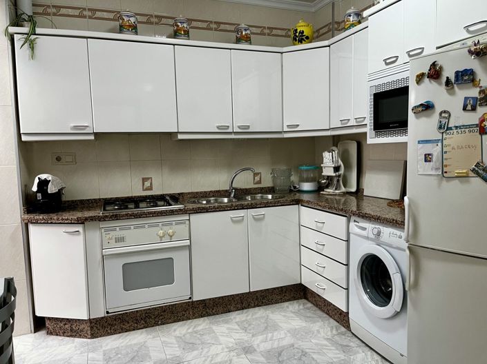 Image No.6-3 Bed Property for sale