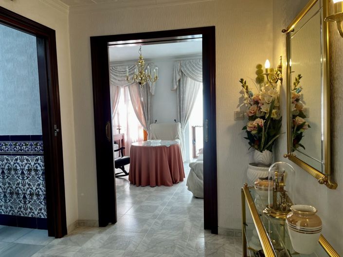 Image No.5-3 Bed Property for sale