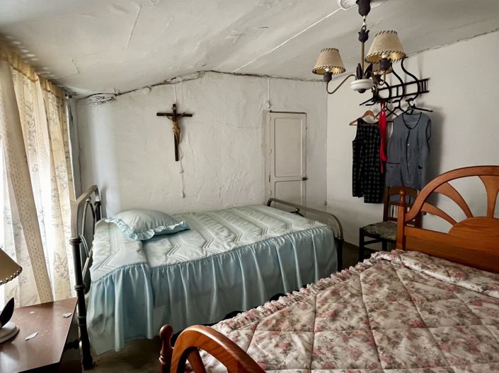 Image No.11-2 Bed Townhouse for sale