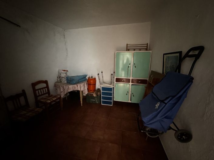 Image No.13-4 Bed Townhouse for sale