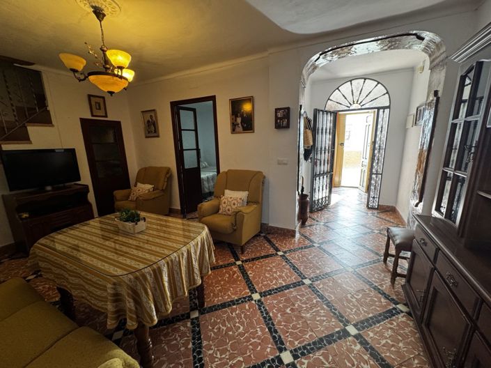 Image No.14-4 Bed Townhouse for sale