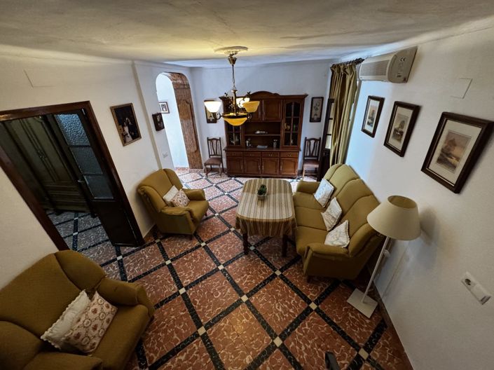 Image No.17-4 Bed Townhouse for sale