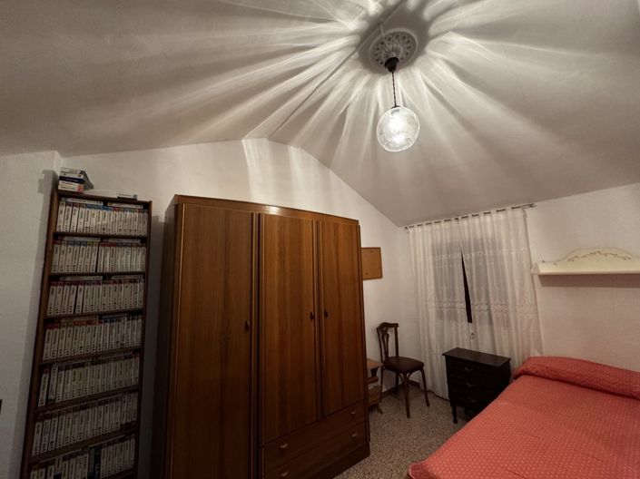 Image No.21-4 Bed Townhouse for sale