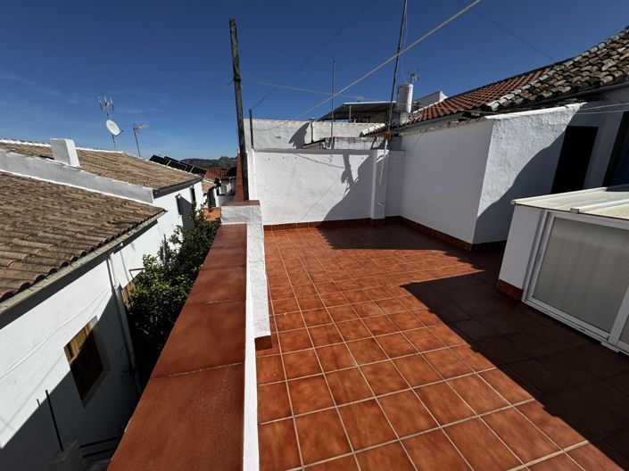 Image No.24-4 Bed Townhouse for sale