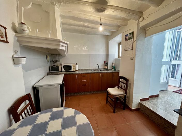 Image No.12-4 Bed Property for sale