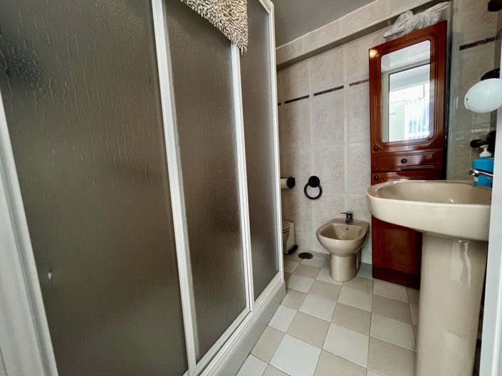 Image No.19-4 Bed Property for sale