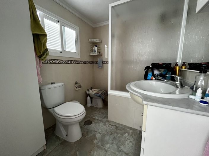 Image No.18-4 Bed Townhouse for sale
