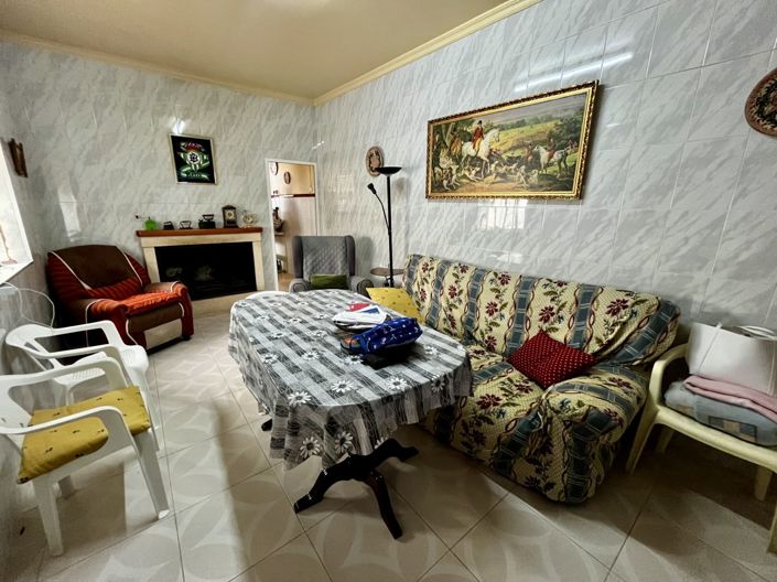 Image No.22-4 Bed Townhouse for sale