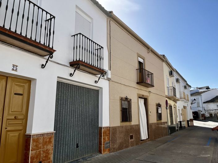 Image No.29-4 Bed Townhouse for sale