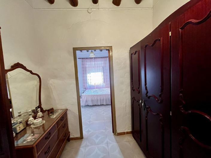Image No.10-4 Bed Townhouse for sale