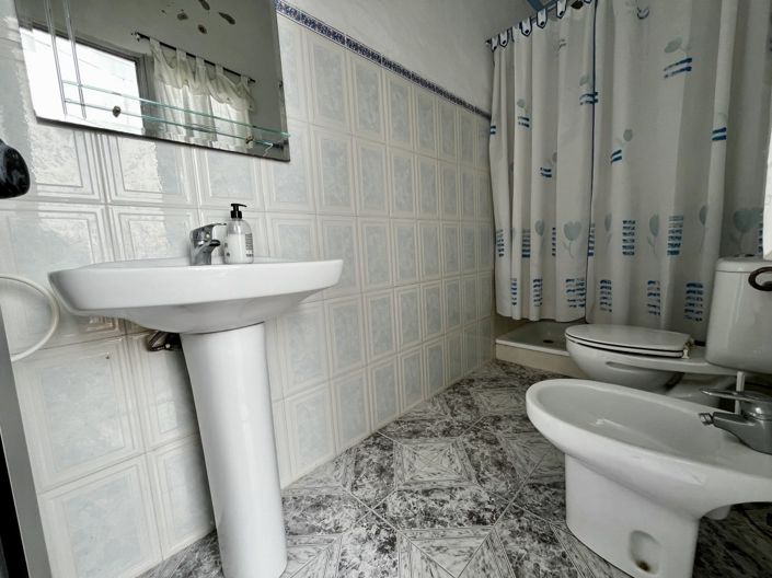 Image No.10-4 Bed Property for sale