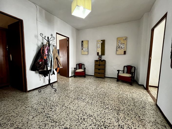 Image No.16-4 Bed Property for sale
