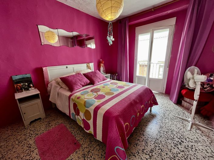 Image No.17-4 Bed Property for sale