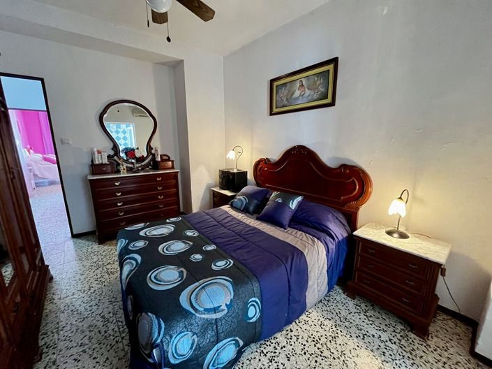 Image No.19-4 Bed Property for sale