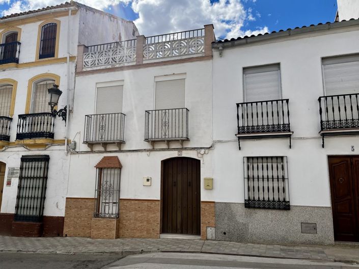 Image No.2-4 Bed Property for sale