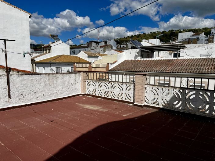 Image No.25-4 Bed Property for sale