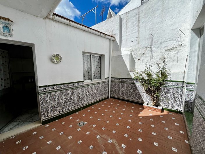 Image No.7-4 Bed Property for sale