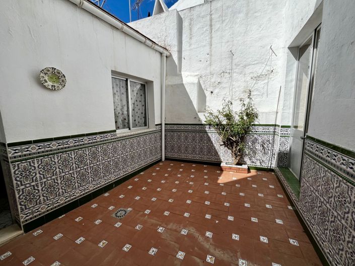 Image No.8-4 Bed Property for sale