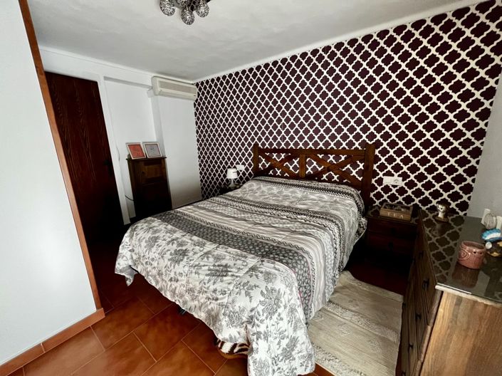 Image No.11-3 Bed Townhouse for sale