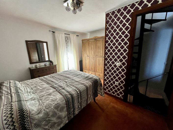 Image No.12-3 Bed Townhouse for sale
