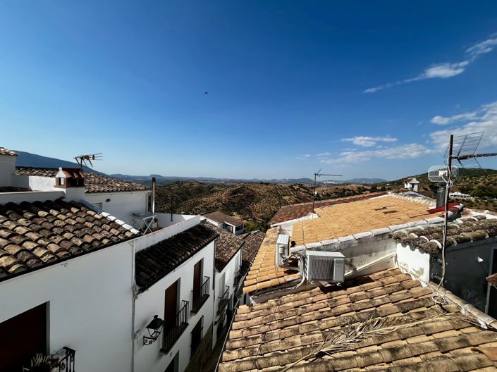 Image No.21-3 Bed Townhouse for sale