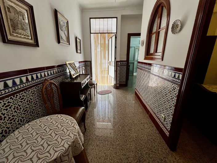 Image No.24-4 Bed Townhouse for sale