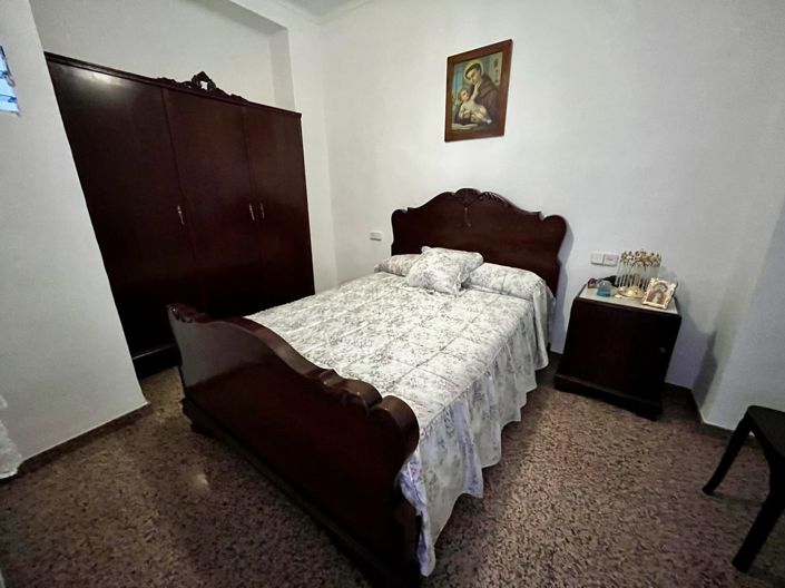 Image No.21-4 Bed Townhouse for sale