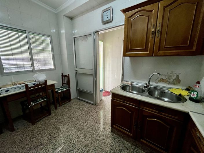 Image No.30-4 Bed Townhouse for sale