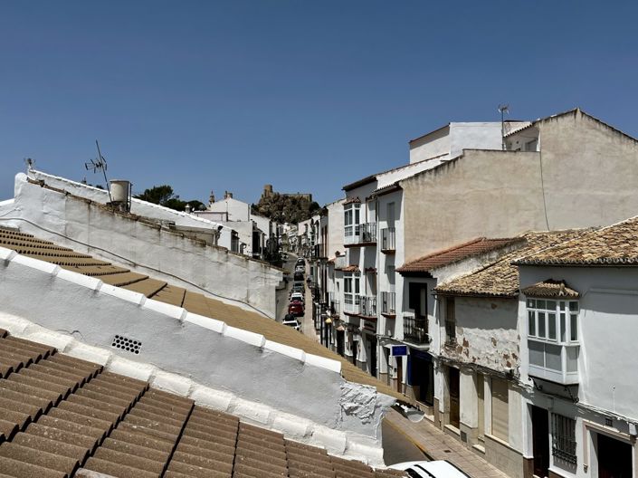 Image No.2-4 Bed Townhouse for sale