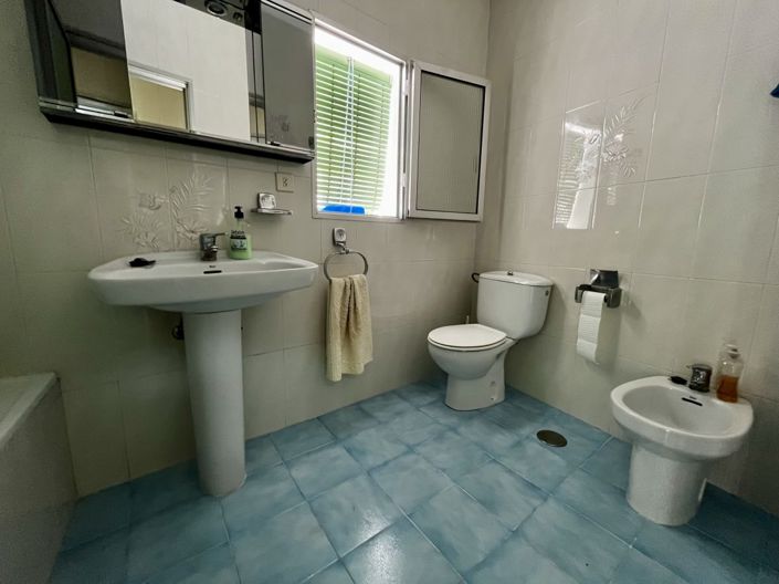 Image No.29-4 Bed Townhouse for sale