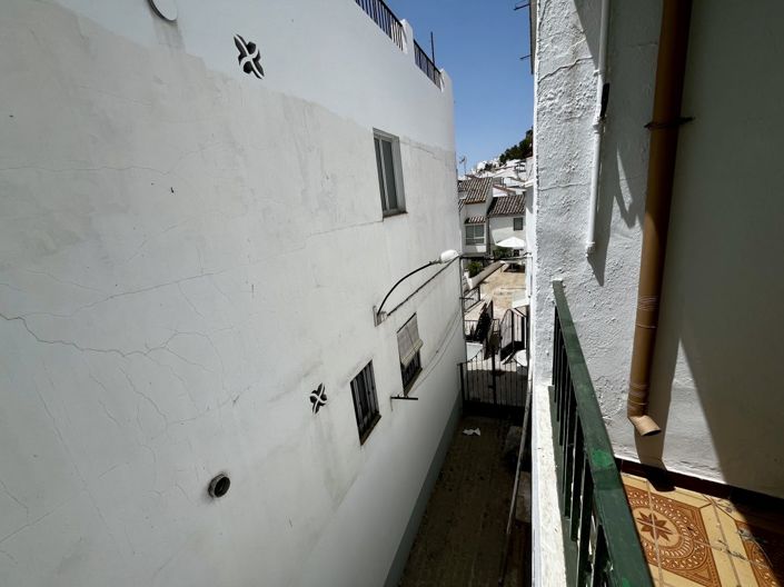 Image No.34-4 Bed Townhouse for sale