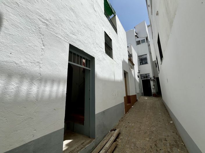 Image No.39-4 Bed Townhouse for sale