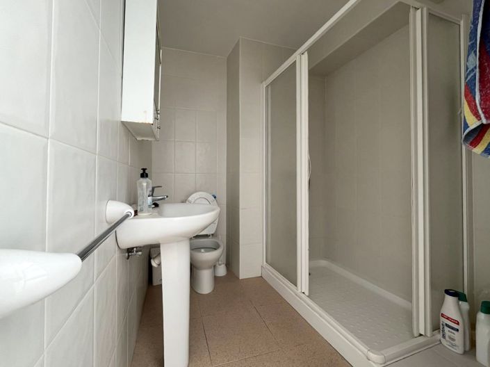 Image No.16-5 Bed Townhouse for sale
