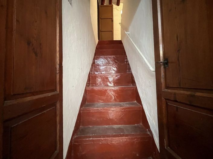 Image No.17-5 Bed Townhouse for sale