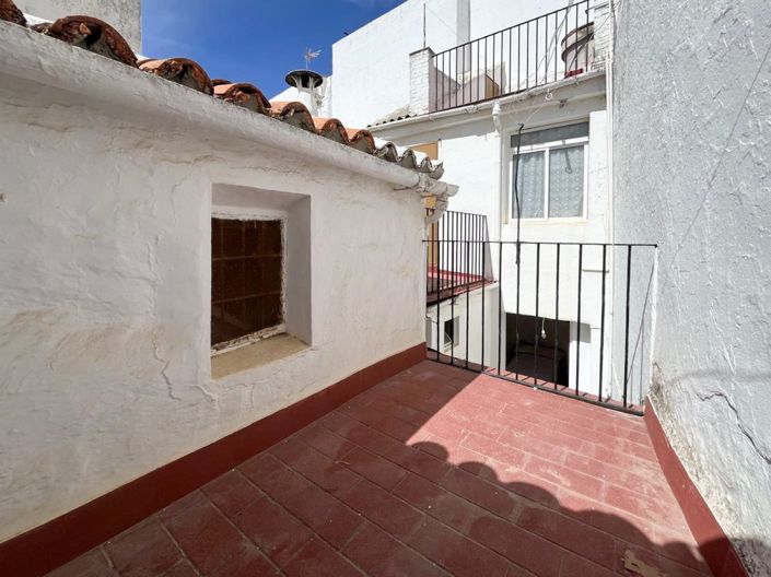 Image No.21-5 Bed Townhouse for sale