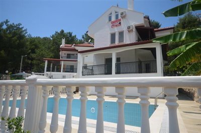 6 Bed Villa / Detached for sale