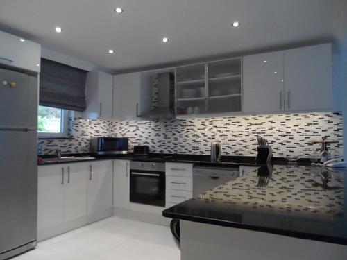 Image No.6-3 Bed Villa / Detached for sale