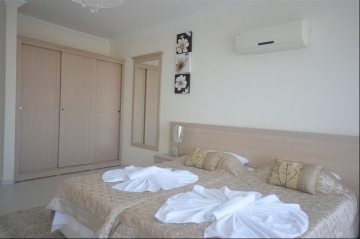 Image No.14-3 Bed Villa / Detached for sale