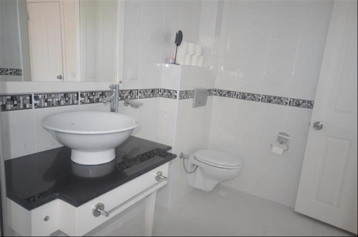 Image No.18-3 Bed Villa / Detached for sale