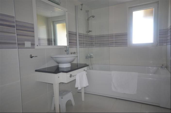 Image No.20-3 Bed Villa / Detached for sale