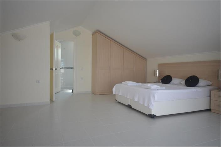 Image No.23-3 Bed Villa / Detached for sale