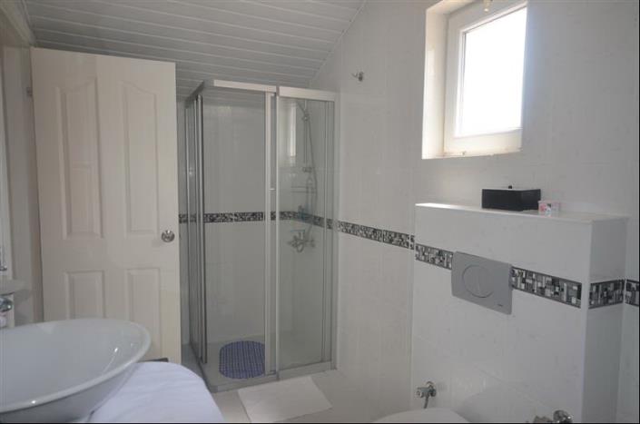 Image No.29-3 Bed Villa / Detached for sale