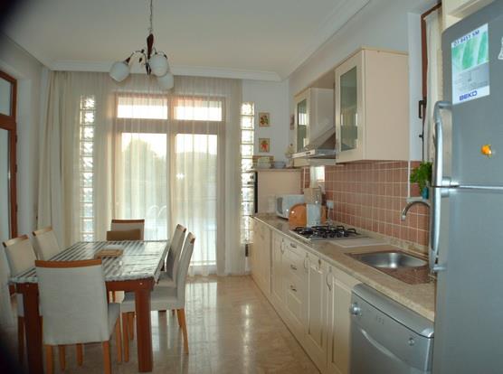 Image No.14-4 Bed Villa / Detached for sale