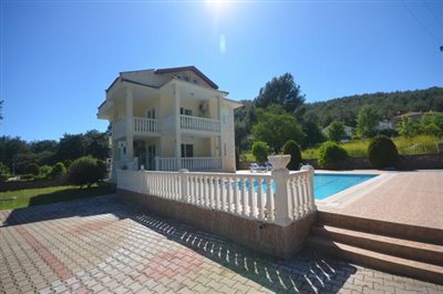 4 Bed Duplex for sale