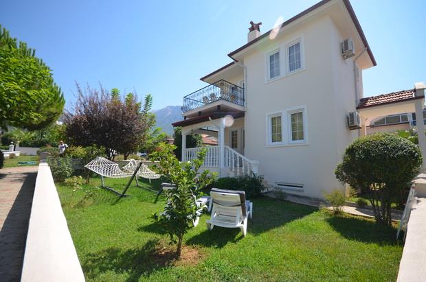 Image No.1-4 Bed Villa / Detached for sale
