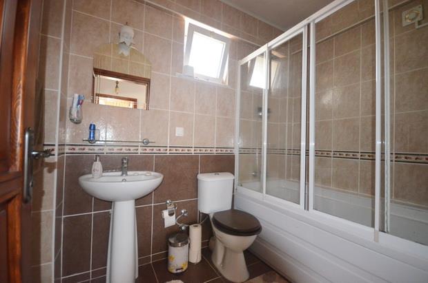 Image No.13-4 Bed Villa / Detached for sale