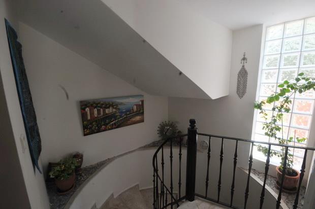 Image No.17-3 Bed Apartment for sale