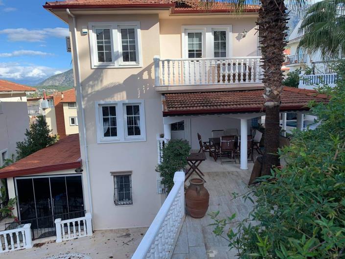 Image No.35-4 Bed Villa / Detached for sale